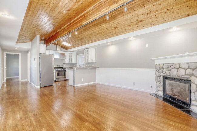 Photo - 1Bd/1Ba Mercer Island House