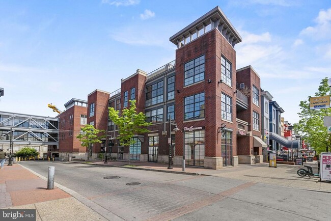 Building Photo - 2328 Champlain St NW Unit 409