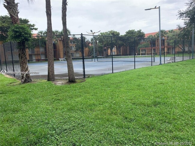 Photo - 10741 Cleary Blvd Unidad 306