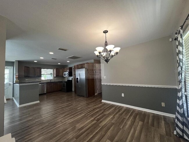 Photo - 630 Queens Cir