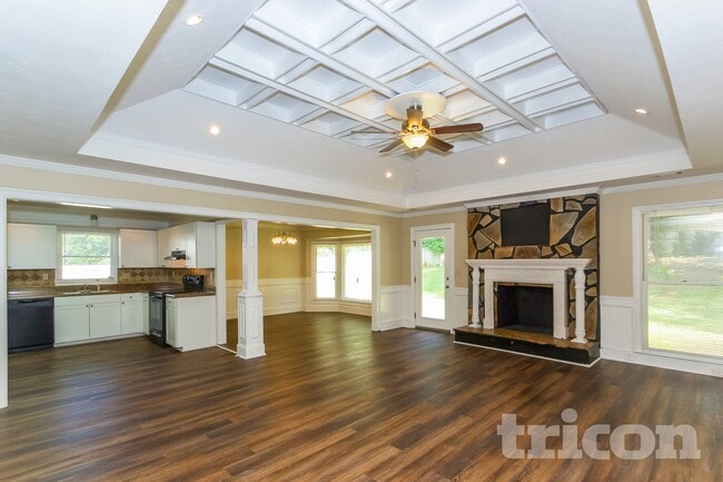 Photo - 350 Bridgewood Dr SE