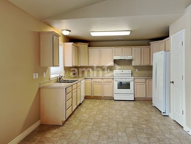 Photo - 171 Century Dr