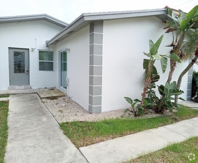 Building Photo - 305 NW 4th Ave Rental