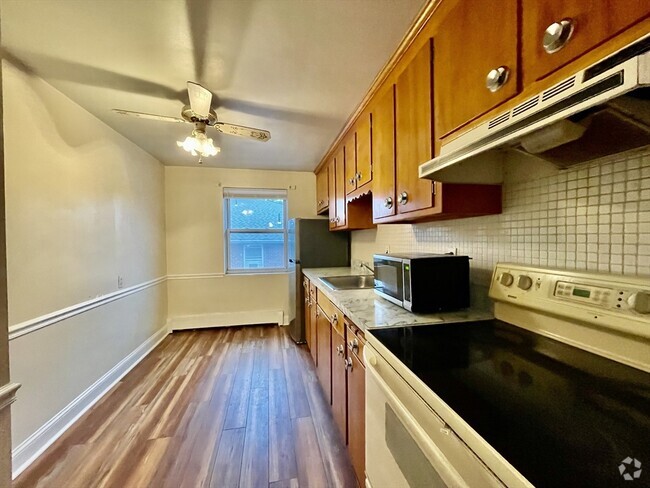 Building Photo - 39 Montvale Ave Unit #9 Rental