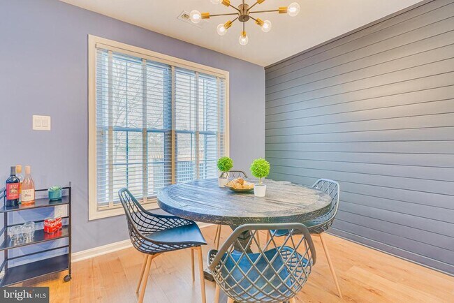 Photo - 9180 Emersons Reach