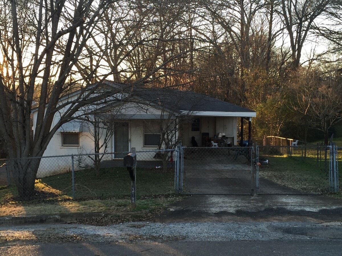 Photo - 312 Forney Ave SW Casa