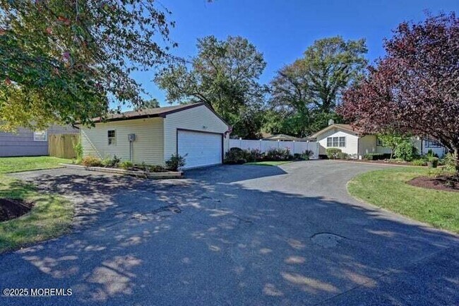 Photo - 1202 Allaire Ave