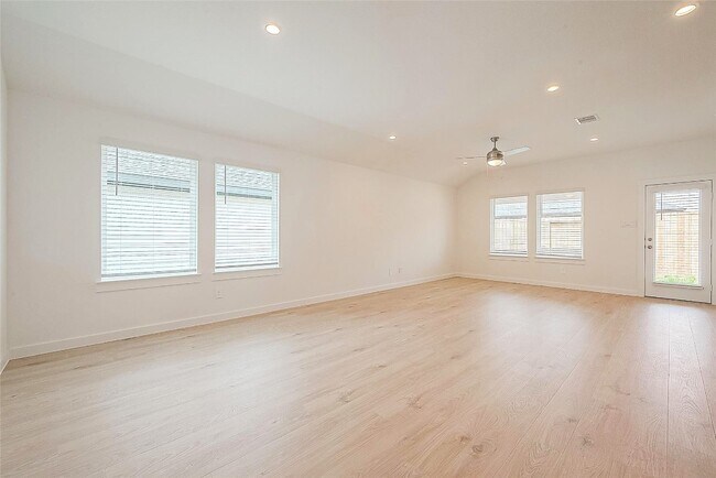 Photo - 1210 Via Del Corso Ln