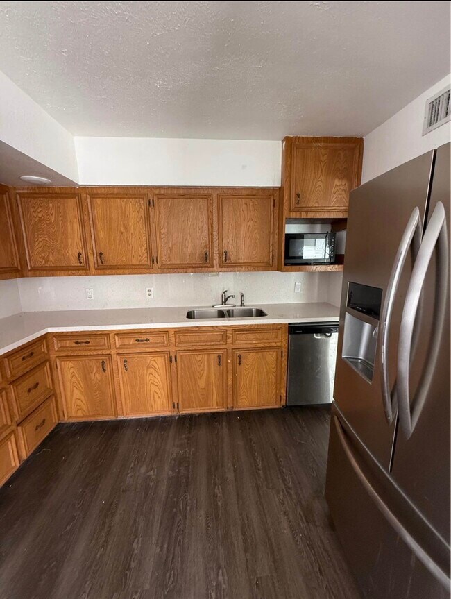 Photo - 706 Rockdale Rd