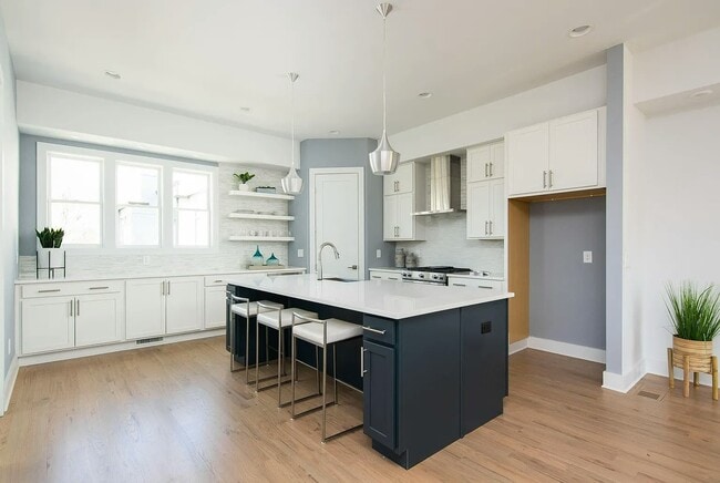 Photo - 100 Marshall Ct