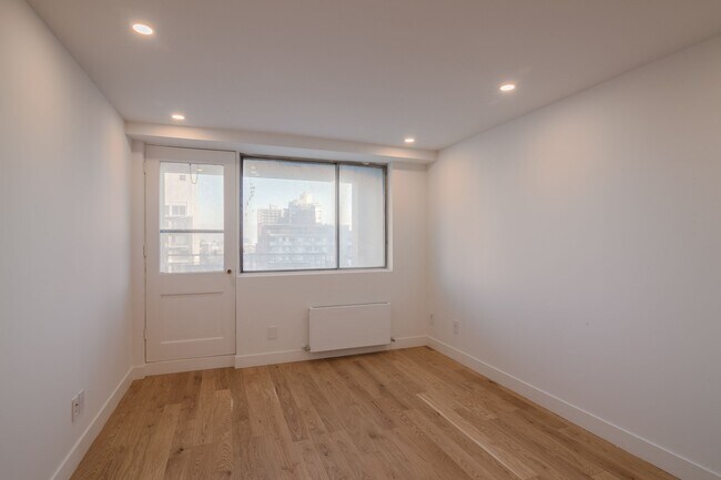 Photo - 3460 Rue Durocher Unit 1104