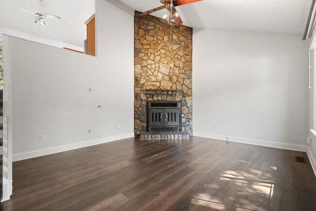 Photo - 2108 Mariner Cir