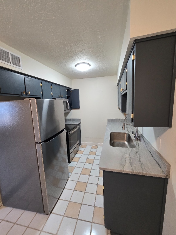 Building Photo - 142 Rhode Island St SE