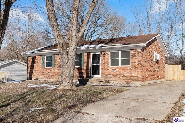 Photo - 1045 Greenway Dr House