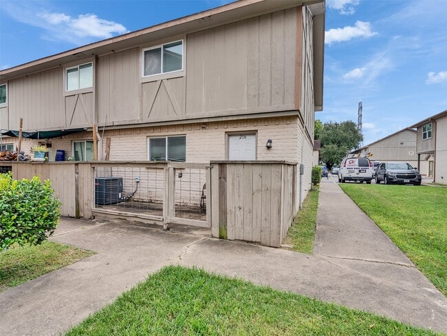 Building Photo - 1701 Upland Dr Unit 216 Rental