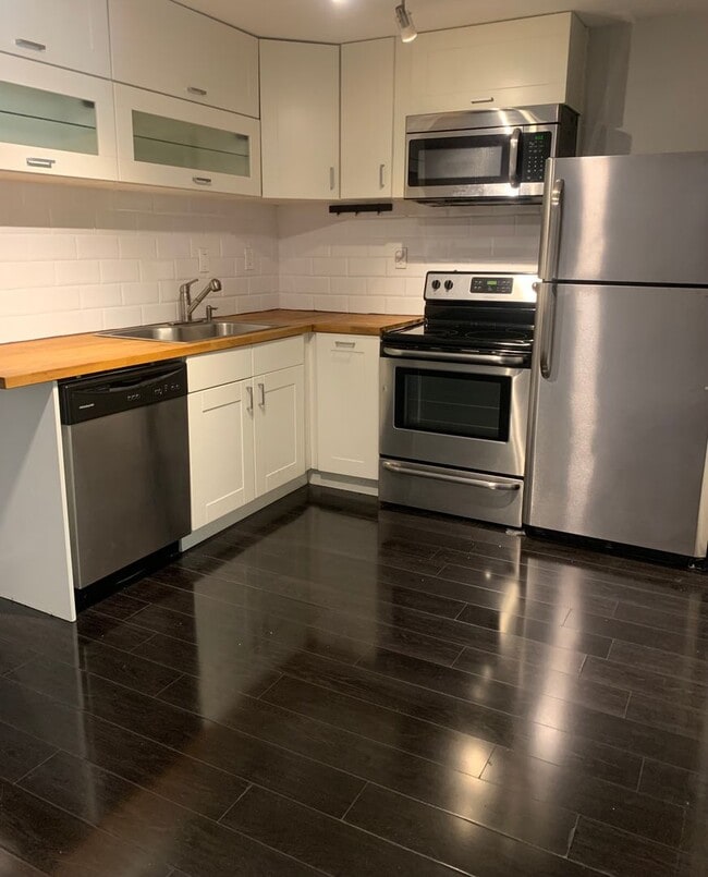 Photo - 1 Bedroom 1 Bathroom in Congress Park Unit 210