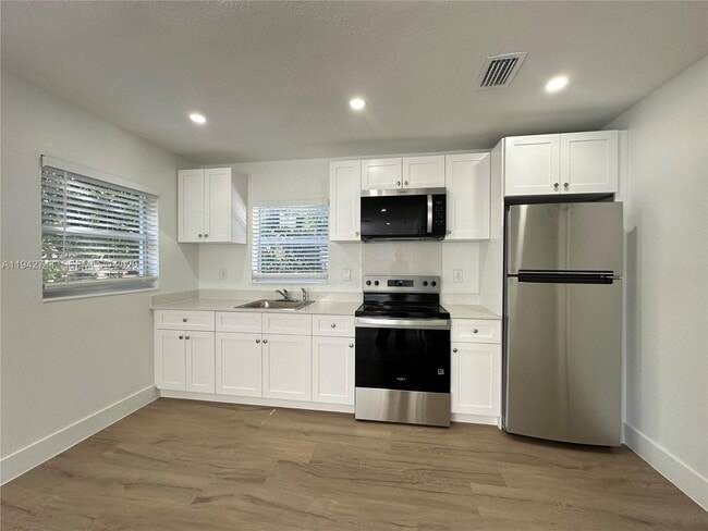 Photo - 3331 SW 15th Ave