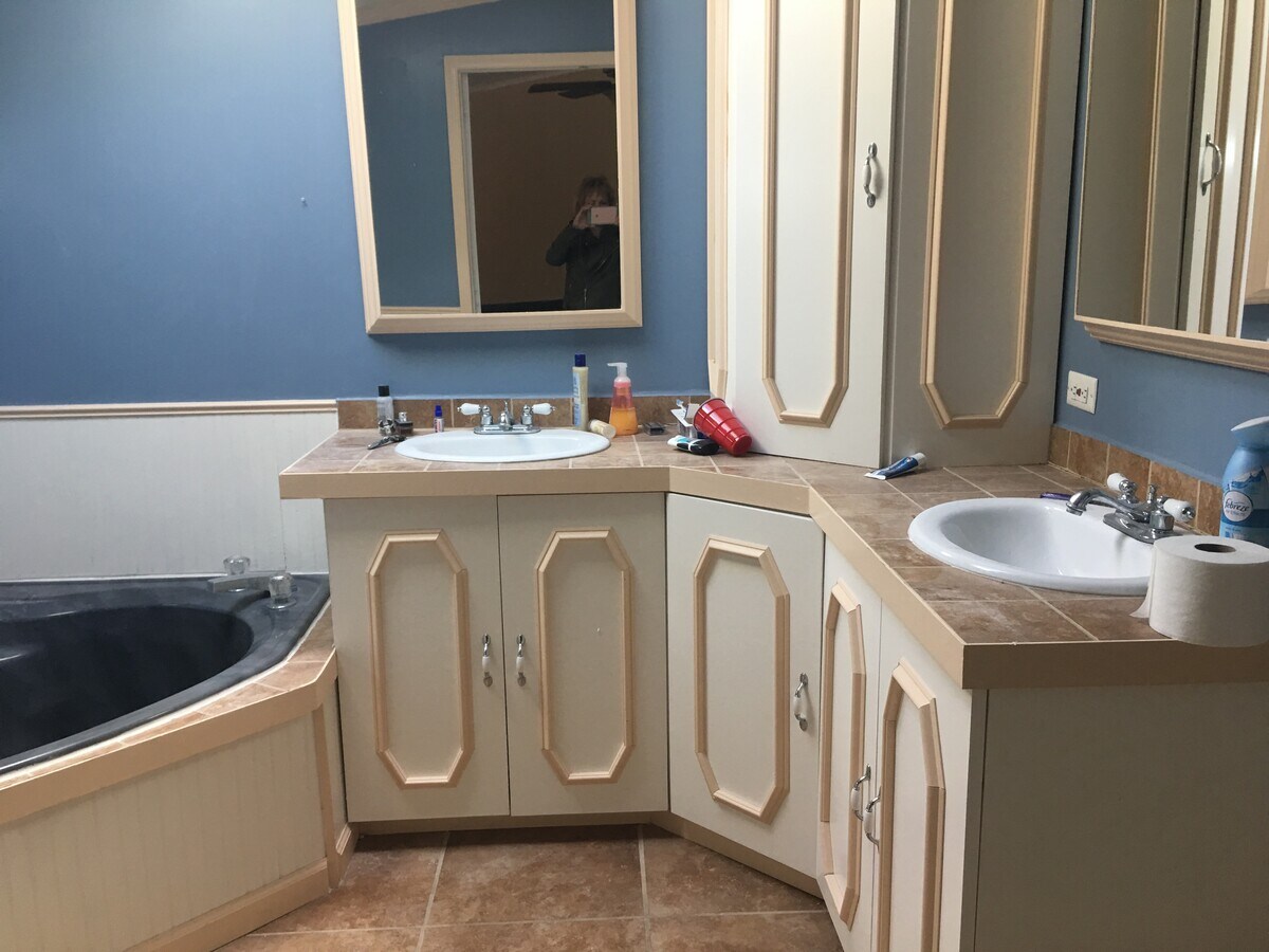 x-lrg master bath and shower - 25940 Starboard Dr