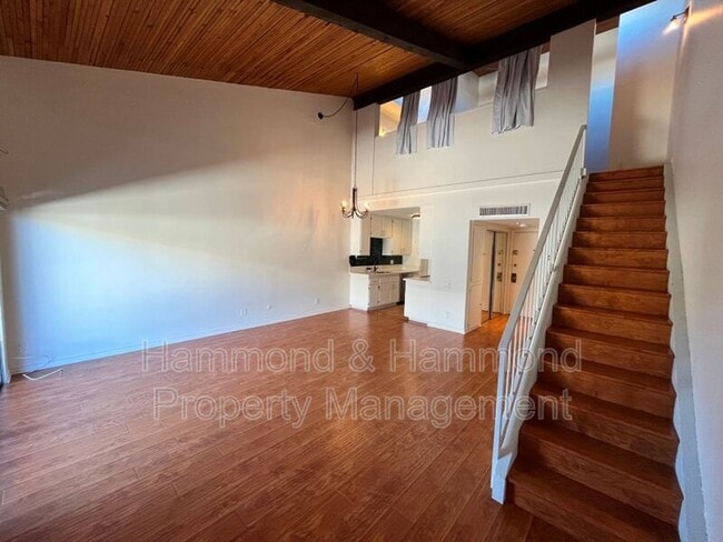 Photo - 5460 White Oak Ave Unit #G334