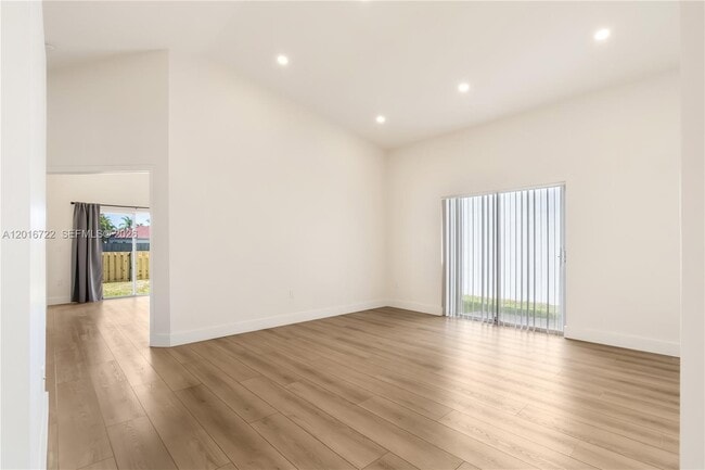 Photo - 15472 SW 148th Terrace