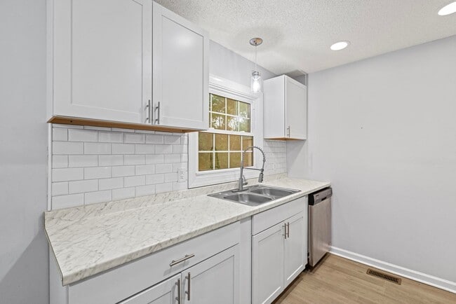 Photo - Charming 3 bedroom Available Now