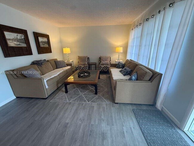 Photo - 710 N K St Unidad 202