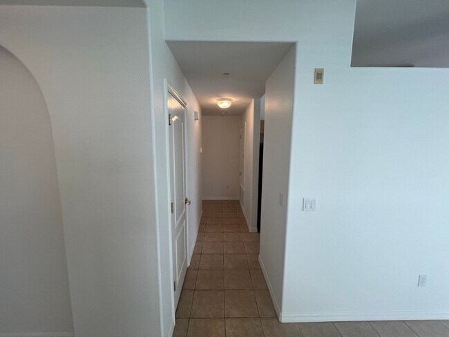 Photo - 4270 Vicenza Dr Unit B40
