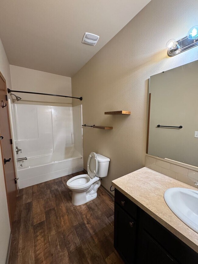 706 N 29th Ave