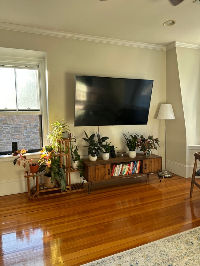 Photo - 400 Broadway Unit #7