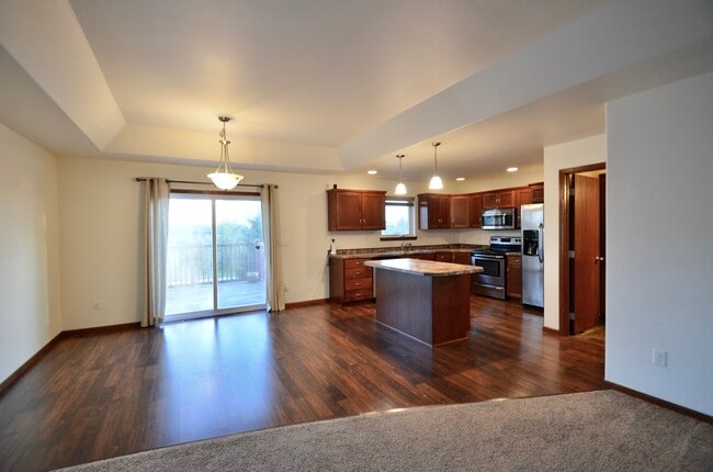 Kitchen - 445 Foxtail Dr
