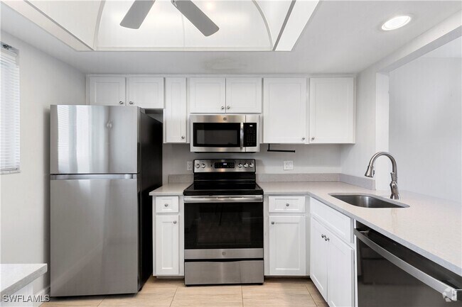 Building Photo - 1008 Manatee Rd Unit G103 Rental