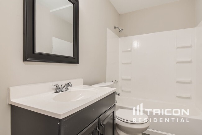 Photo - 535 Circle Dr