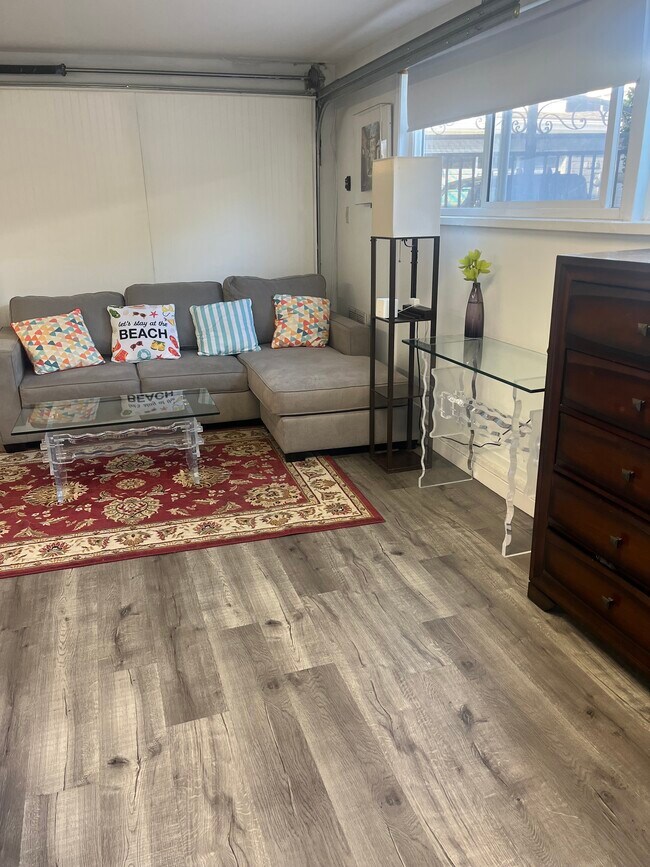 Living Room - 2331 Ocean Ave Unit StudioVenice Canals