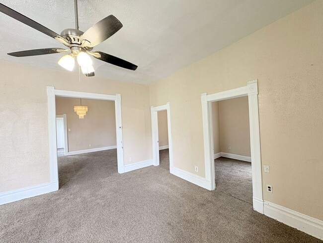 837 Avondale Ave