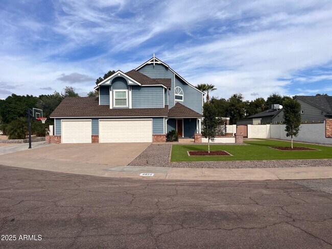 Building Photo - 4924 E Hillery Dr