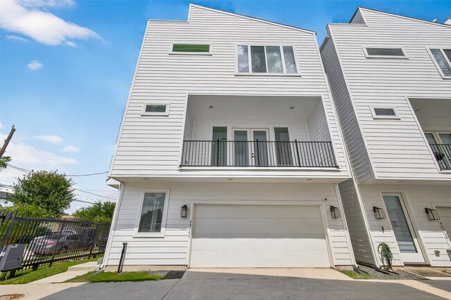 Building Photo - 4806 Gano St Rental