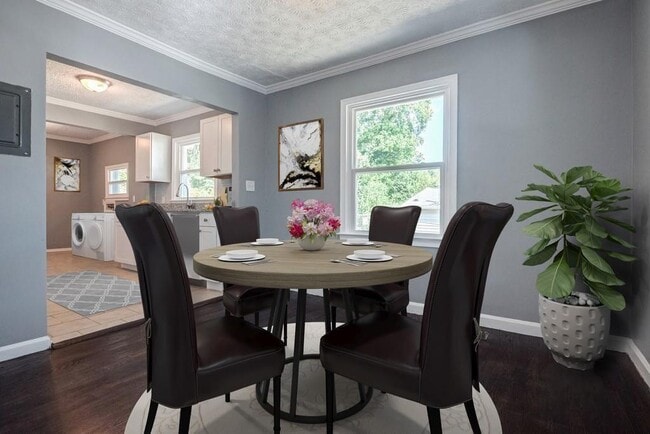 Photo - 120 Burbank Dr NW