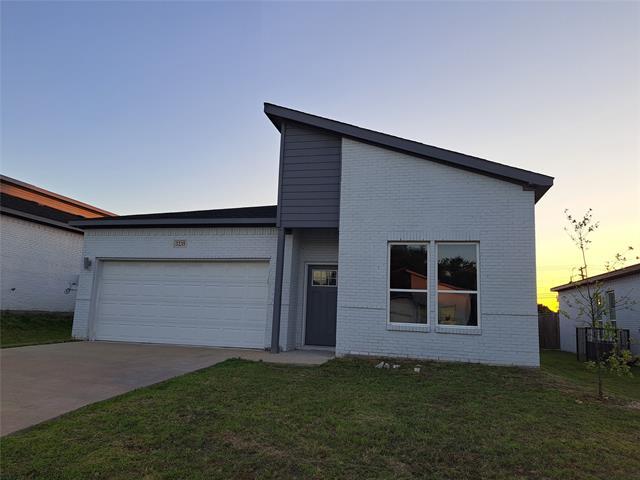 Photo - 3235 Noor St