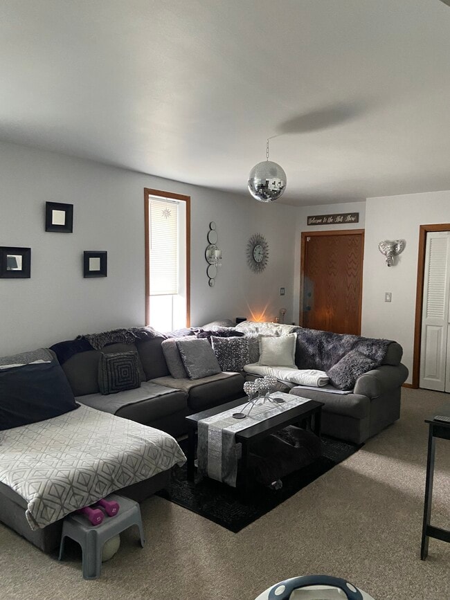 Building Photo - 211 S Spring St Unit 3 Rental