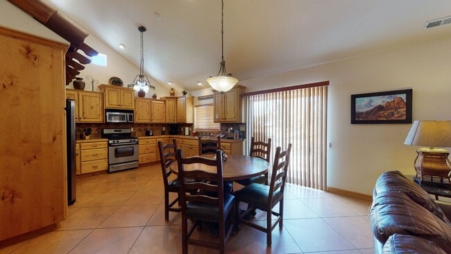 Photo - 3 Bedroom House by the Golf Course Fully F...