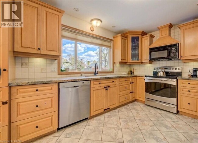 Photo - 209 Willowdale Ave