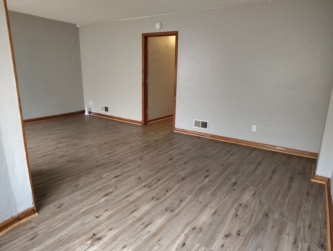 Photo - 2425-27 W Greenfield Ave Unit 2425