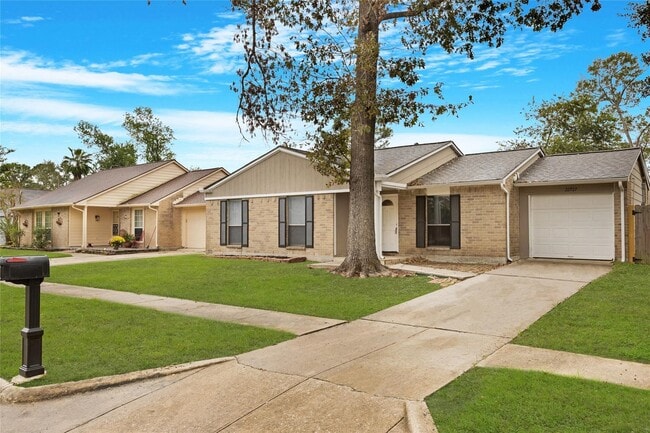 Photo - 22727 Hawkwood Dr