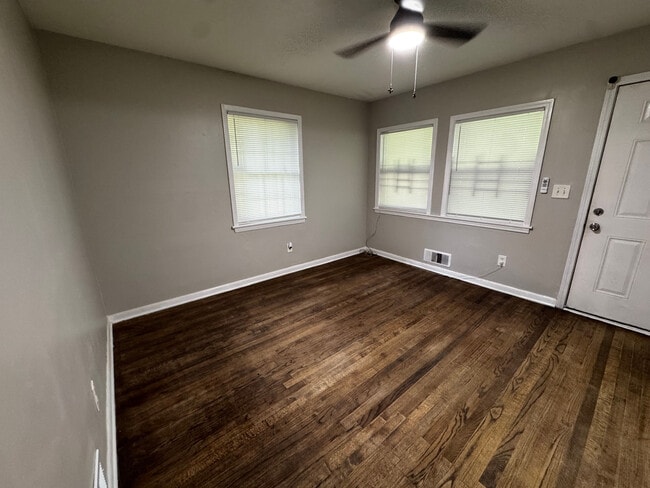 Room in House on Spellman St NW