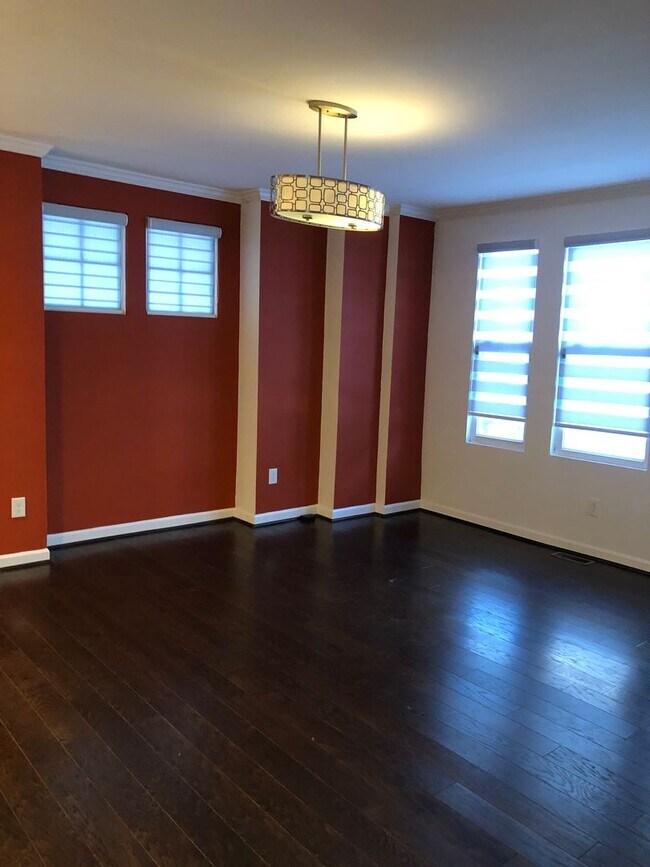Photo - 4906 Ross Rd