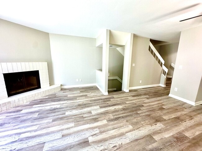 Photo - FOR RENT: 2Bd/1.5Ba Upgraded Townhome In The Highly Desirable Community Spindrift Del Mar