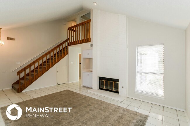 Photo - 1210 Fox Hollow