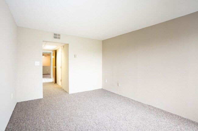 1700 Designer Residences North