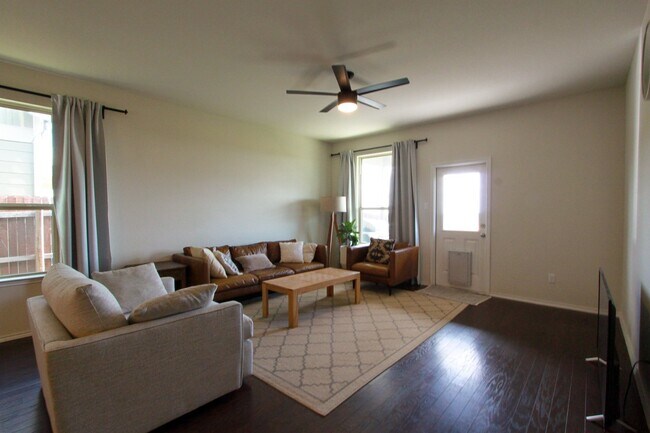 Photo - 4 Bedroom, 2 Bath Home in Santa Rita Ranch