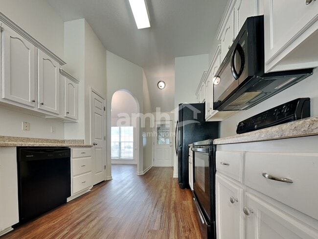 Photo - 8981 Oak Grove Blvd